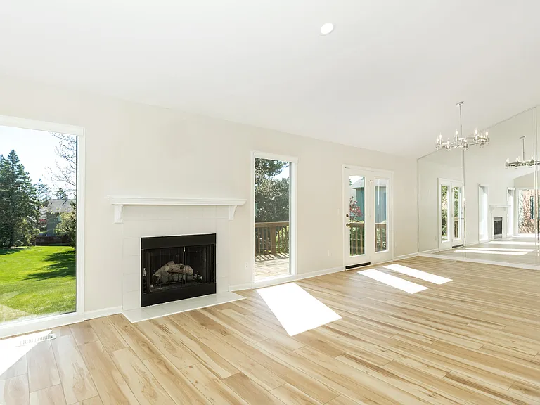 37743 Avon Ln — Photo 6