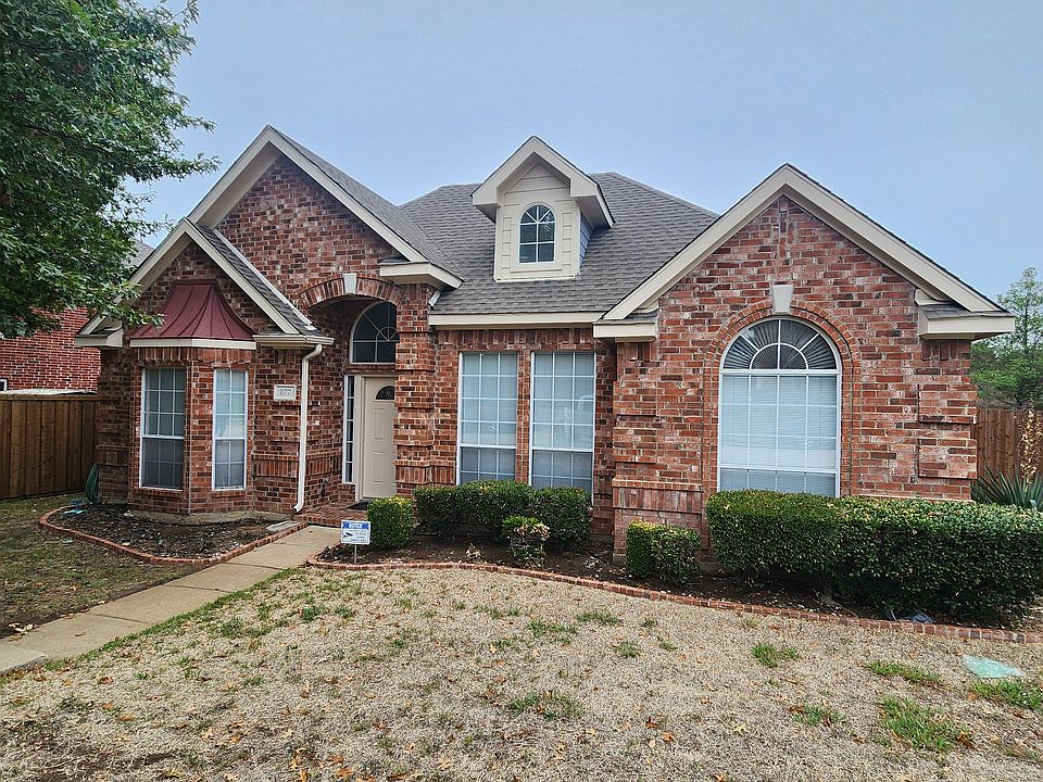 1st image of 877 Pinnacle Cir