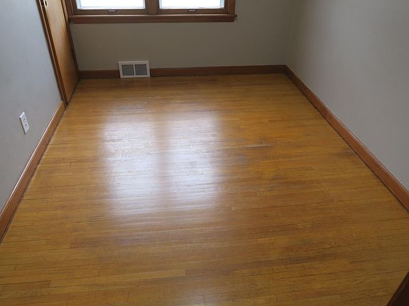 2nd image of 1008 13th Ave N