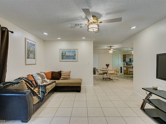 3rd image of 6208 Rosalita Ave