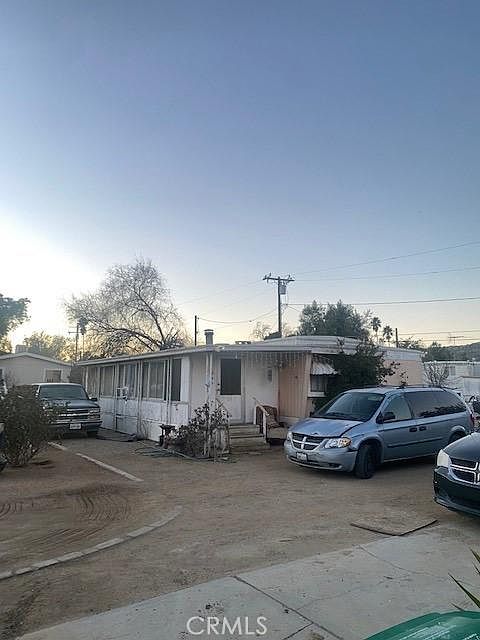 1st image of 26681 Amanda Ave