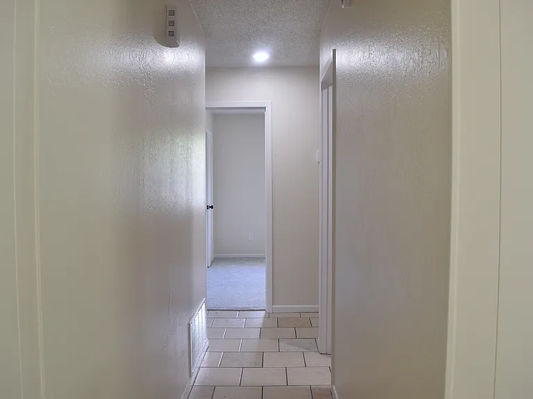 1709 Hooten St — Photo 5