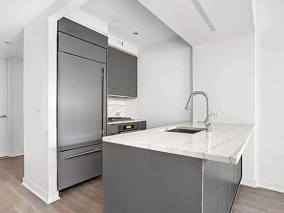 4th image of 205 Water St APT 5E