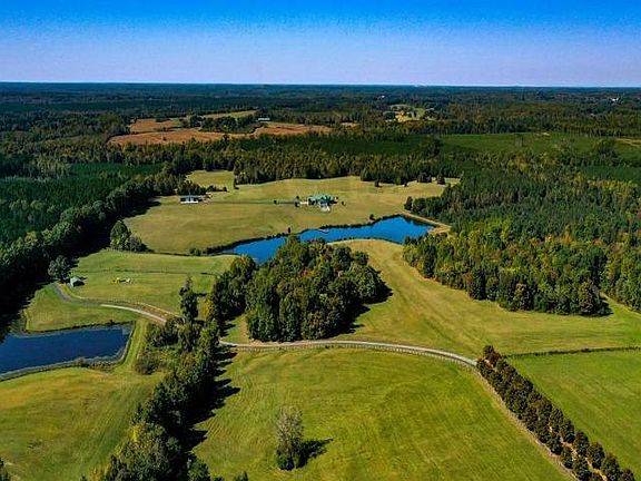 2nd image of 3082 Country Club Dr
