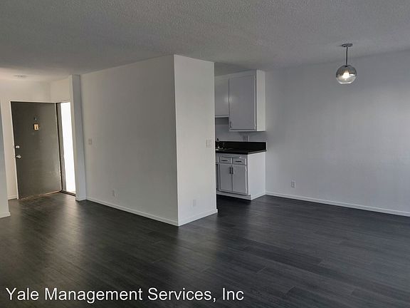 3rd image of 11940 Burbank Blvd APT 02
