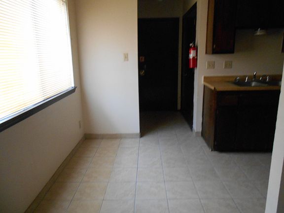 4th image of 401 Dunes Ct SE APT A