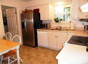 3rd image of 2612 Hamill Ct