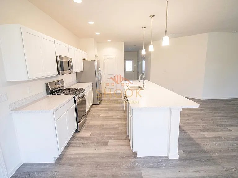 2879 Poinciana Dr — Photo 6