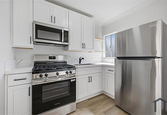 4th image of 1616 1/2 Middleton Pl