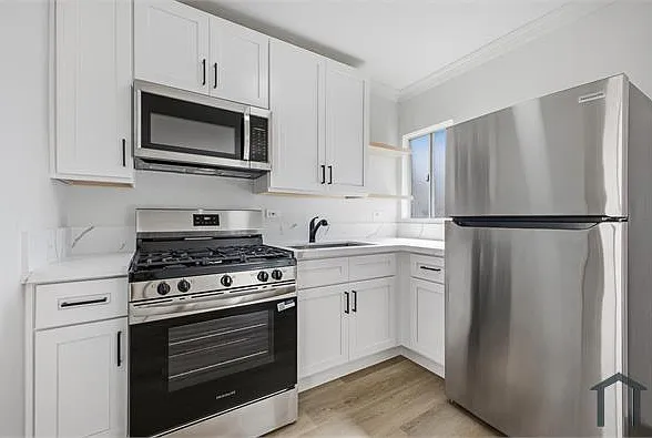 1616 1/2 Middleton Pl — Photo 4