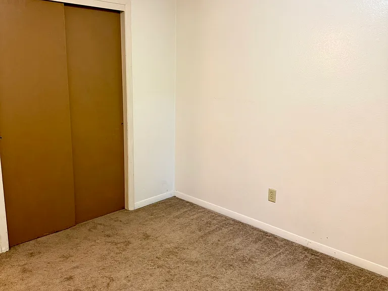 929 Iowa Ave #14 — Photo 8