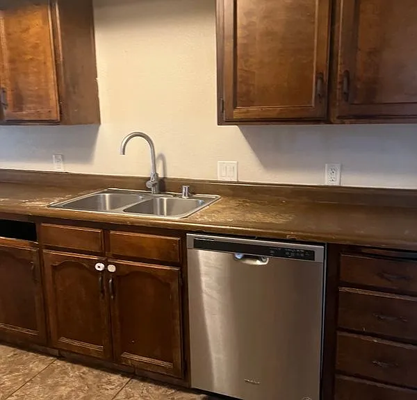 1823 W Whitendale Ave — Photo 5