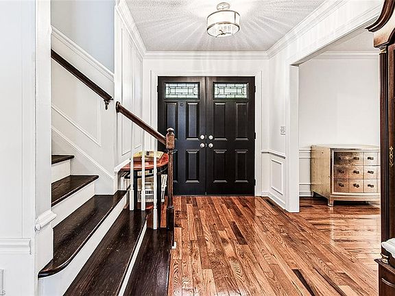 5th image of 1074 N Rockridge Rd