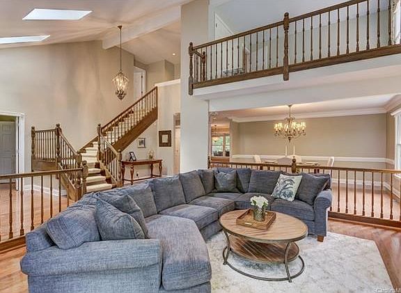 2nd image of 5207 Woodlake Dr