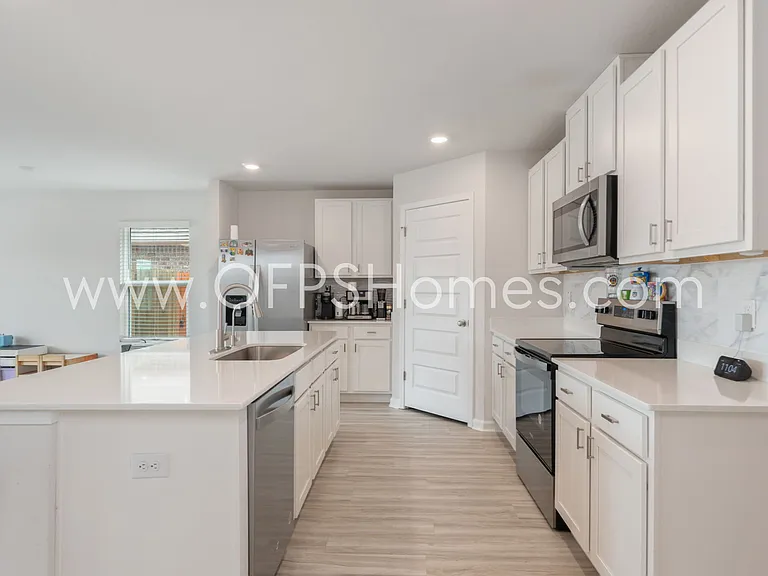 4627 Naval Ct — Photo 11