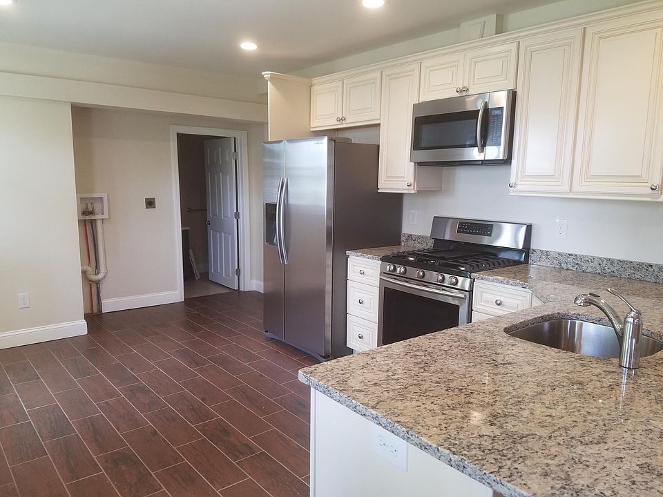1st image of 14 South St #10-1