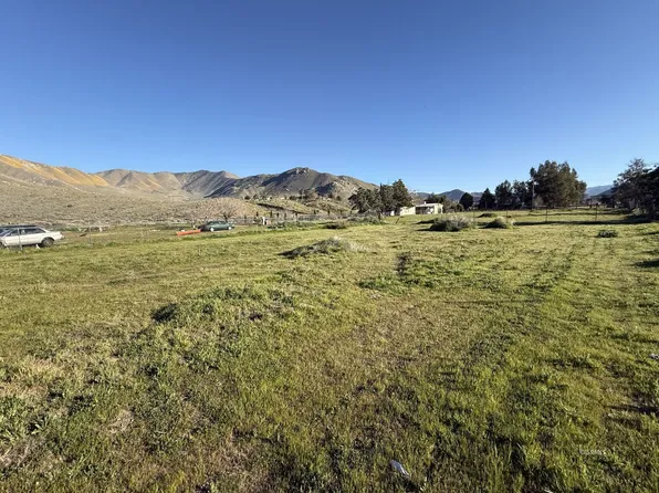 15230 Tumbleweed Ln, Weldon, CA 93283