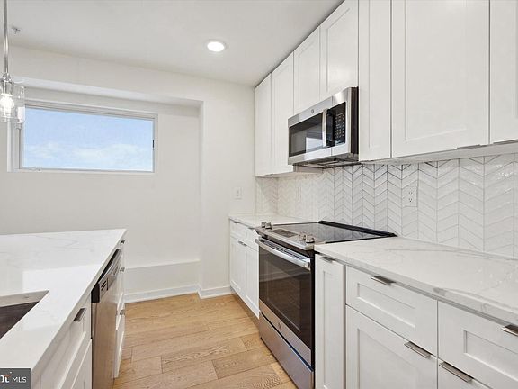 4th image of 1716 Cambridge St #1