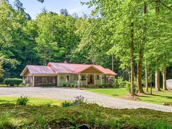 504 Compass Creek Dr, Hayesville, NC 28904