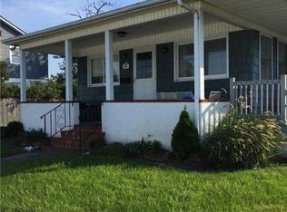 1 Granada Ln, Atlantic Beach, NY 11509