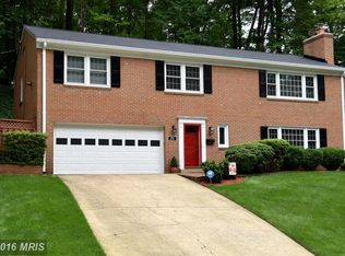 5804 Bush Hill Dr, Alexandria, VA 22310