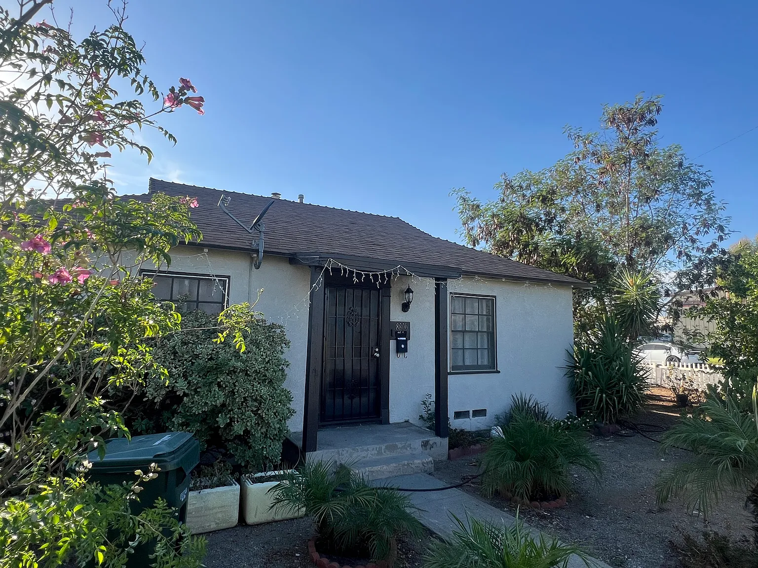 2 bed, 782 sqft, $2,200 — Photo 1