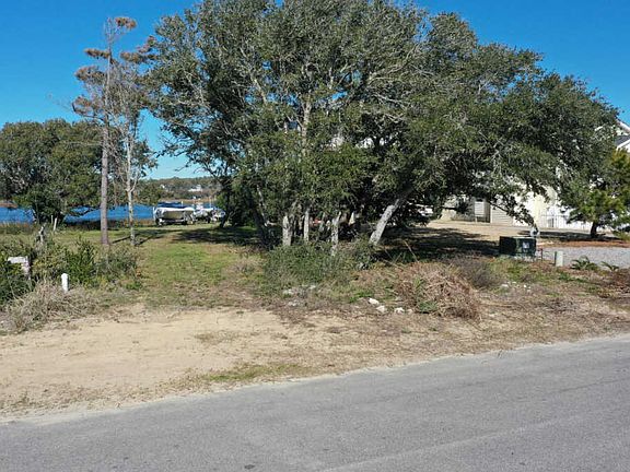 5th image of 3910 W Dolphin Dr