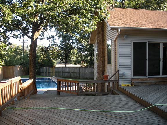 Beautiful deck and fenced yard