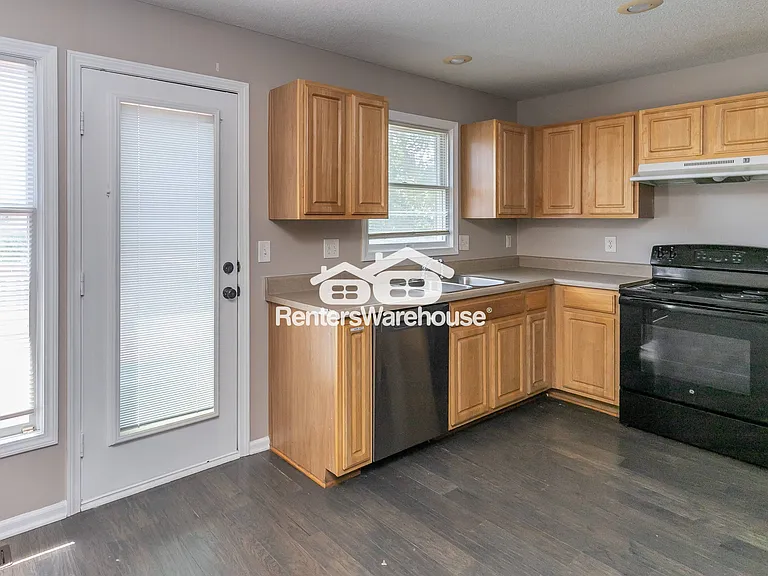 13009 Washington Ct — Photo 6
