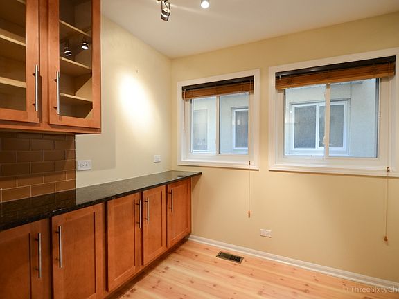 5th image of 1166 S Plymouth Ct APT 1NE