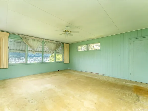 3169 Beaumont Woods Pl, Honolulu, HI 96822