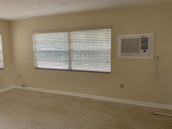 4th image of 103 Meadow Ct