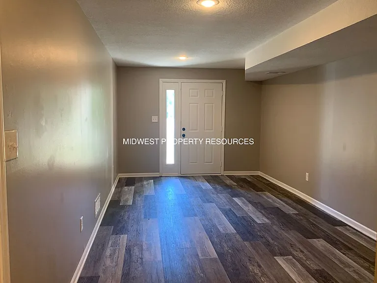 202 NW Market Pl #B — Photo 12