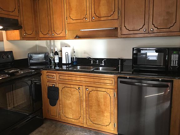 4th image of 130 Colonial Ct APT 41