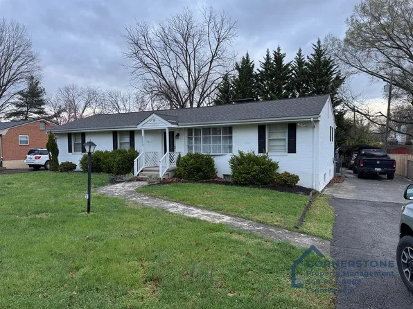 3113 Clearview Dr, Roanoke, VA 24018