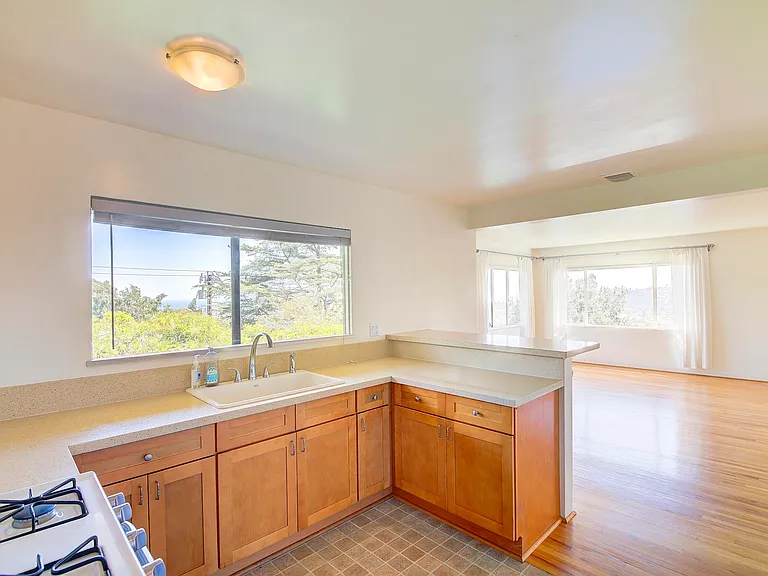 1802 Loma St — Photo 14