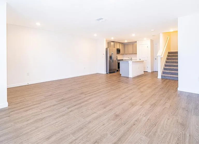 4391 Hazel St — Photo 10
