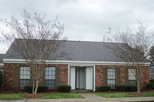 1st image of 131 Park Cir #B