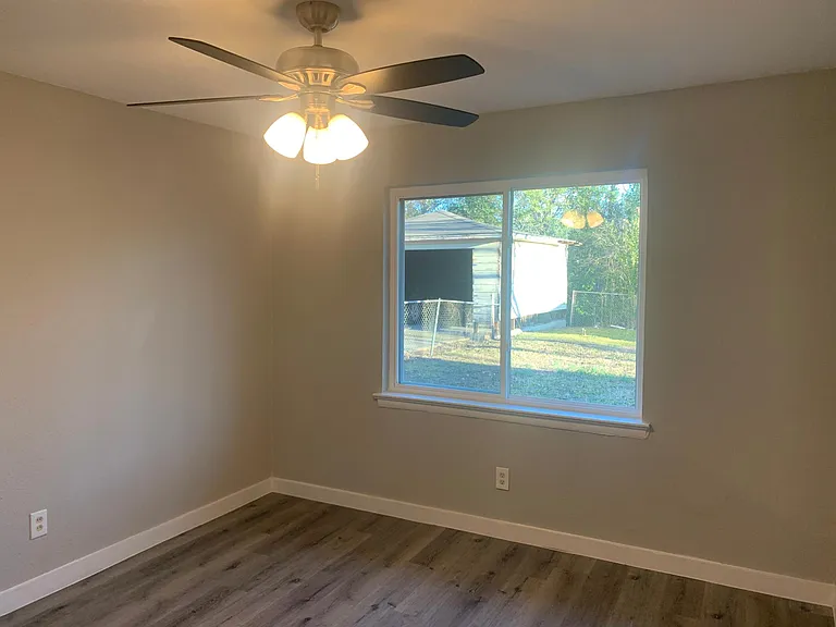 10004 Olmos Dr — Photo 23