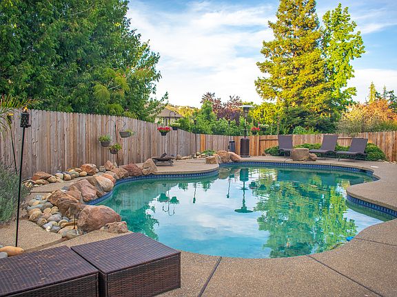 Backyard oasis!!
