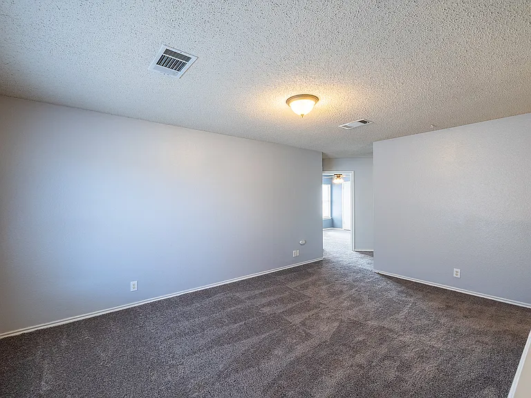 1240 Dexford Dr — Photo 13