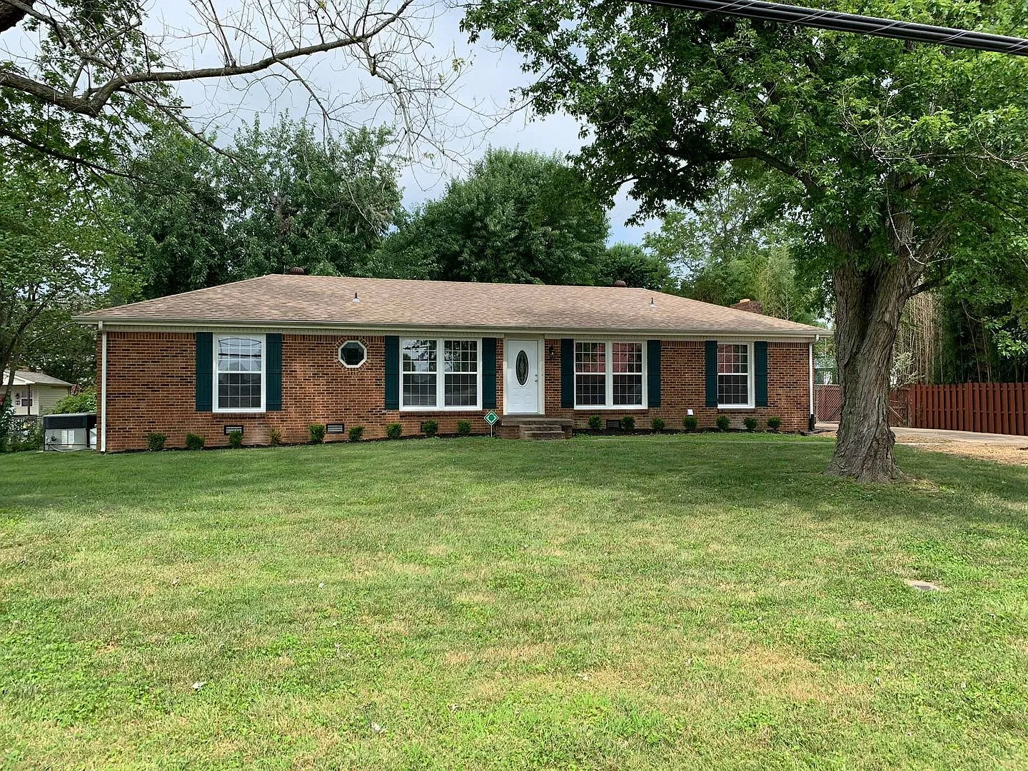 3 Bed 1 1/2 Bath Home Near Dunbar Cave and Walking Trails! — Photo 1