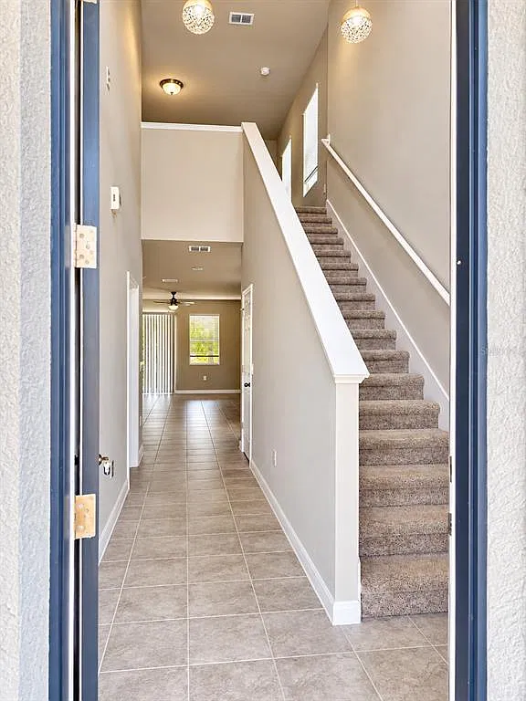 4 bed, 2.5 bath, 2256 sqft, $2,700 — Photo 3
