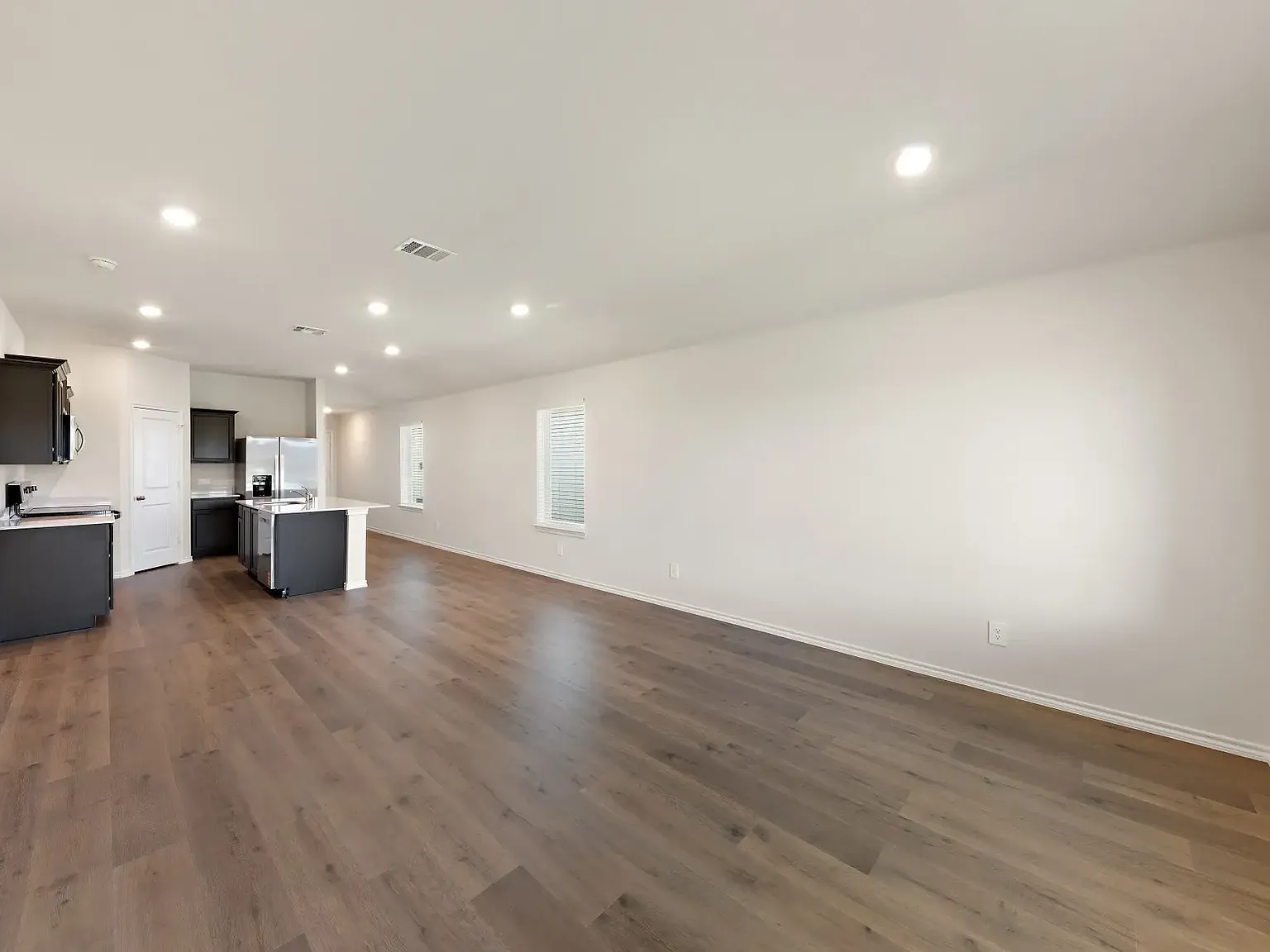 3 bed, 1290 sqft, $1,895 — Photo 3