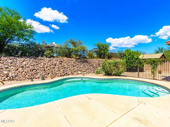 5th image of 8216 S Placita Almeria