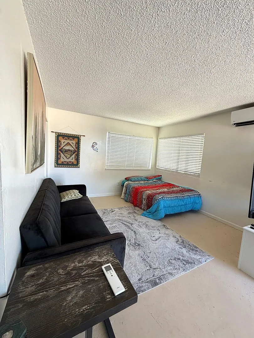 Cozy 1 Bedroom 1 Bathroom with Great Views — Photo 2