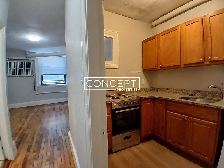76 Sewall Ave #1 — Photo 3