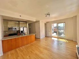 24 Cook St, Brooklyn, NY