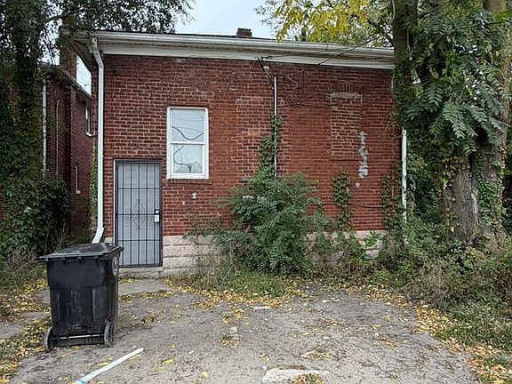 5th image of 3749 Washington St