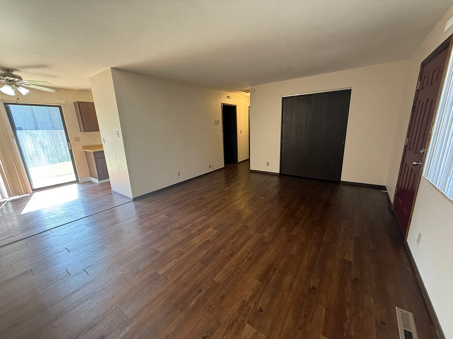 2 bed, 900 sqft, $995 — Photo 4
